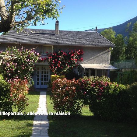 Les Millepertuis Villa Luz-Saint-Sauveur Bagian luar foto