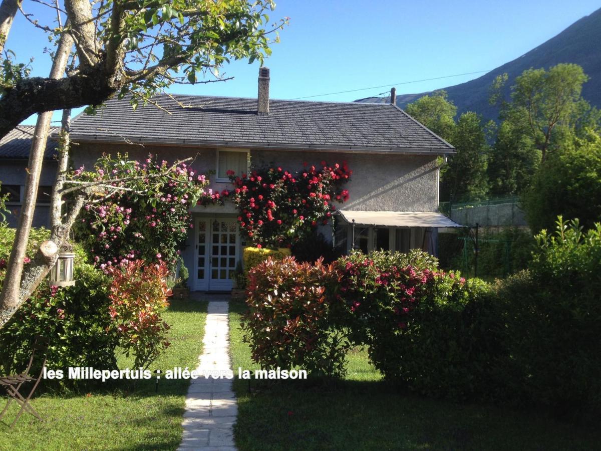 Les Millepertuis Villa Luz-Saint-Sauveur Bagian luar foto